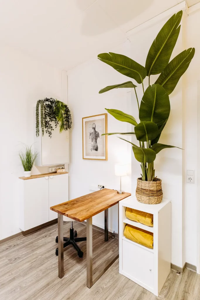 Praxis und Behandlungszimmer von Tim Dorniak.