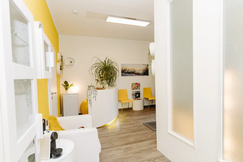 Eingang zum Behandlungszimmer.